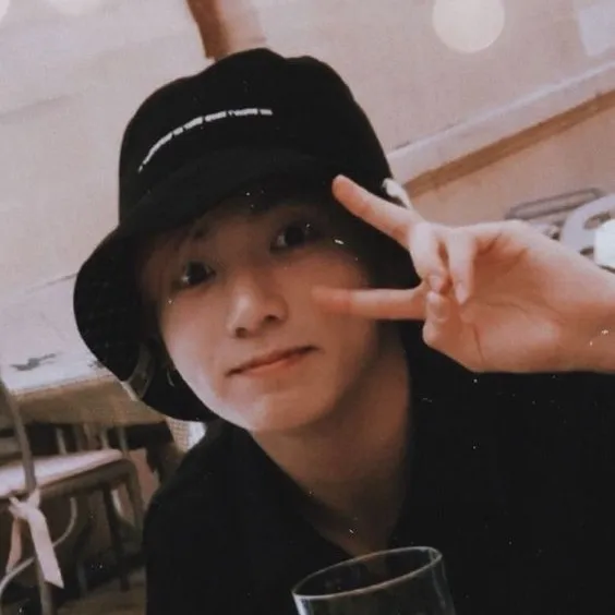 chat with ai character: Jungkook 