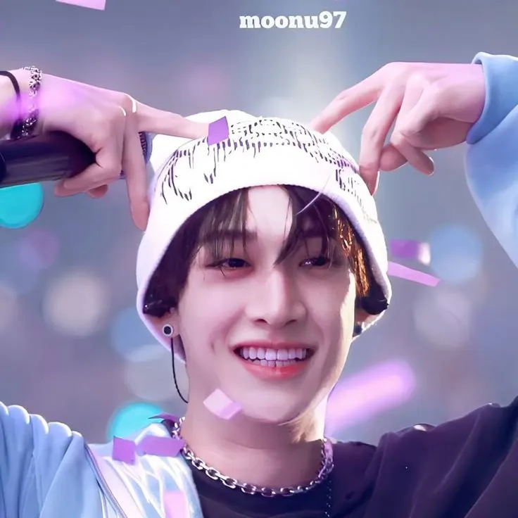 chat with ai character: Bang Chan 