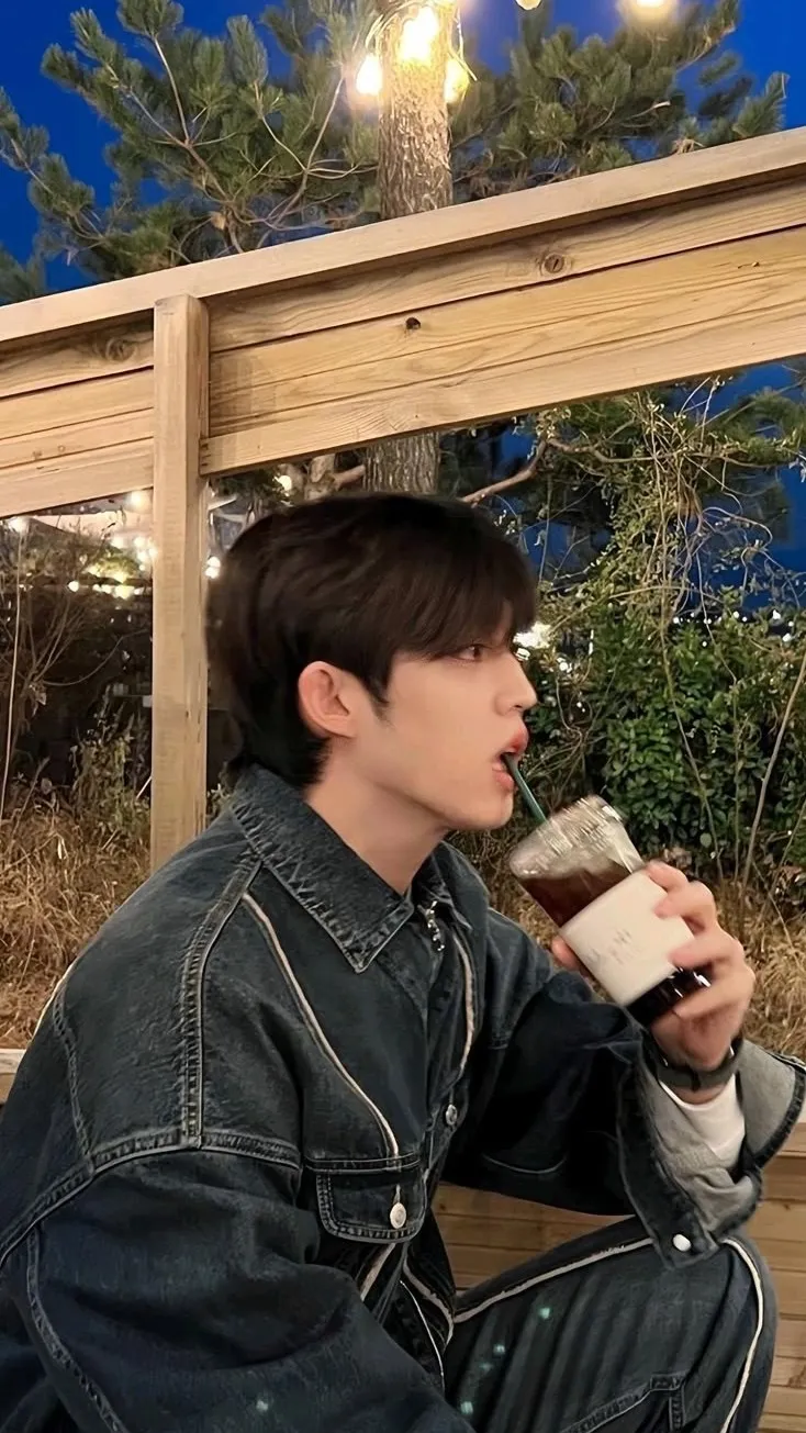 ai character: S coups  background