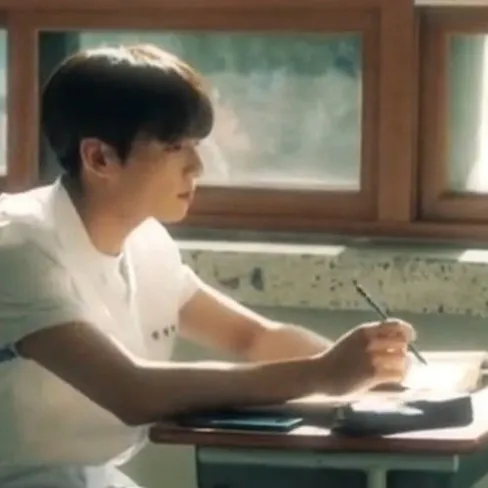 chat with ai character: Jeon Jungkook 