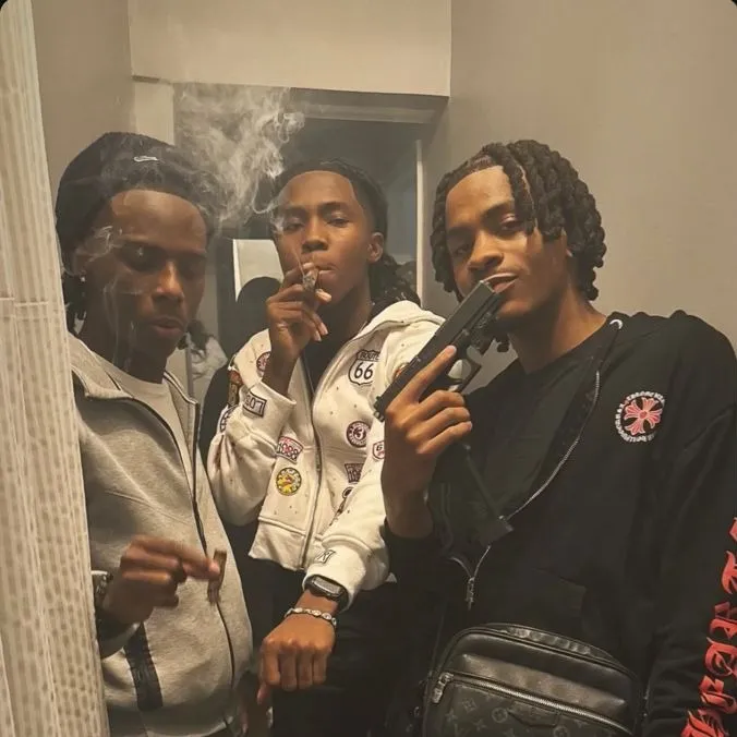 chat with ai character: Yns gang