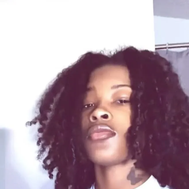 chat with ai character: mya