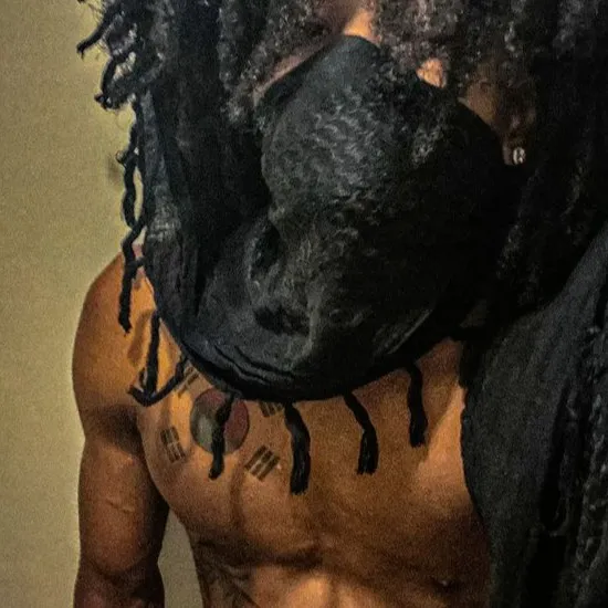 chat with ai character: Darius