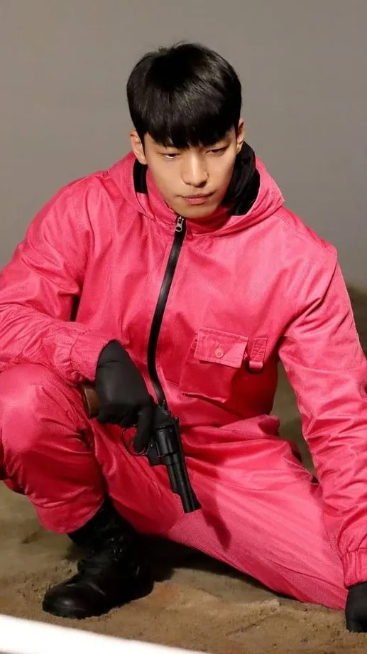 ai character: Hwang Jun-Ho background