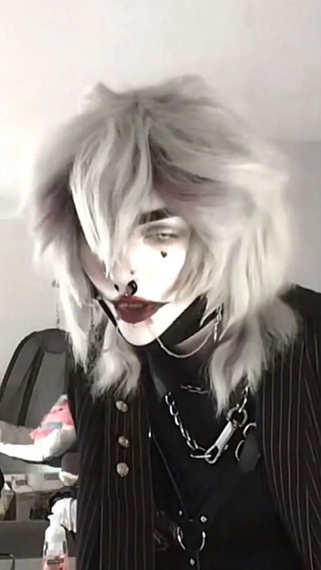 ai character: Ainzel background