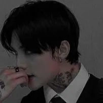 chat with ai character: Hyunjin