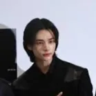 chat with ai character: Hyunjin