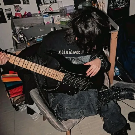 creator ๐
๐๐๐ฅ๐ข๐ง๐ ๐ฌ?โฝ's avatar