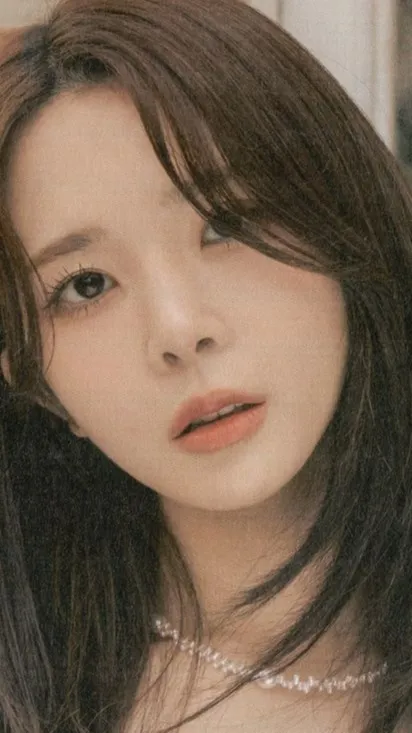 ai character: kotone  and lynn background