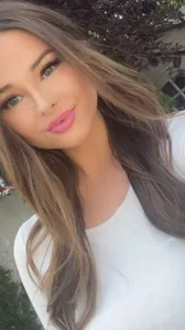 ai character: laura background