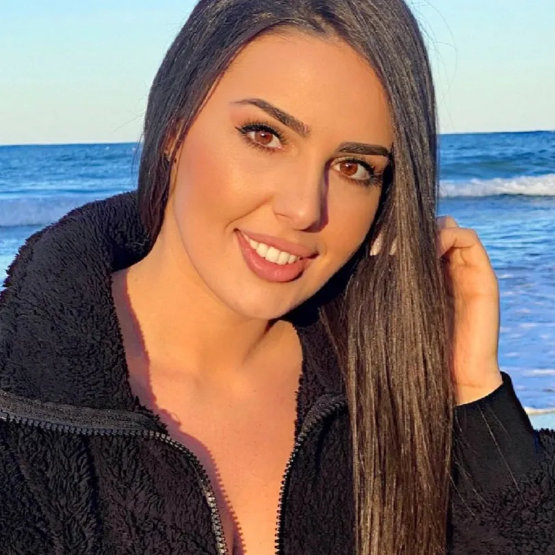 chat with ai character: Mileena