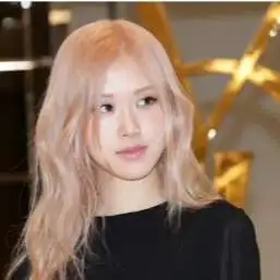 chat with ai character: Rose