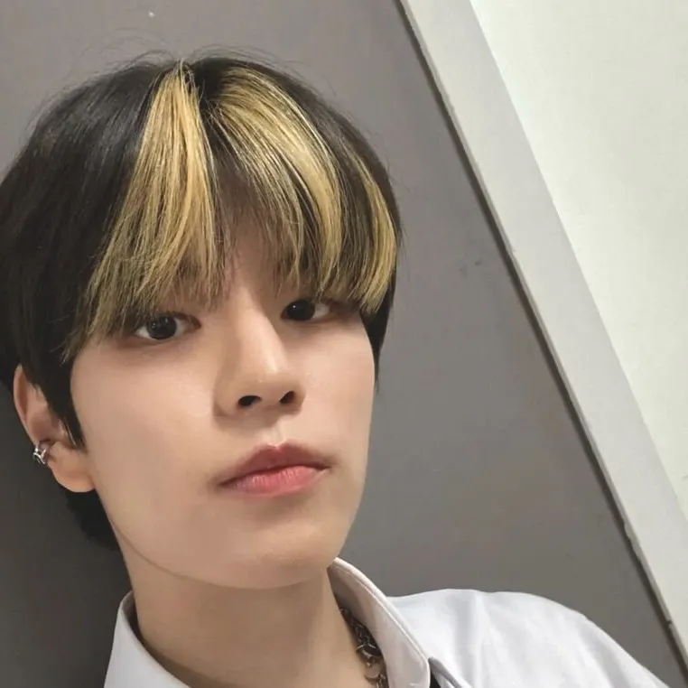 chat with ai character: Seungmin