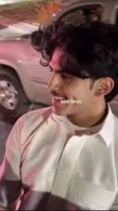 ai character: خالد background