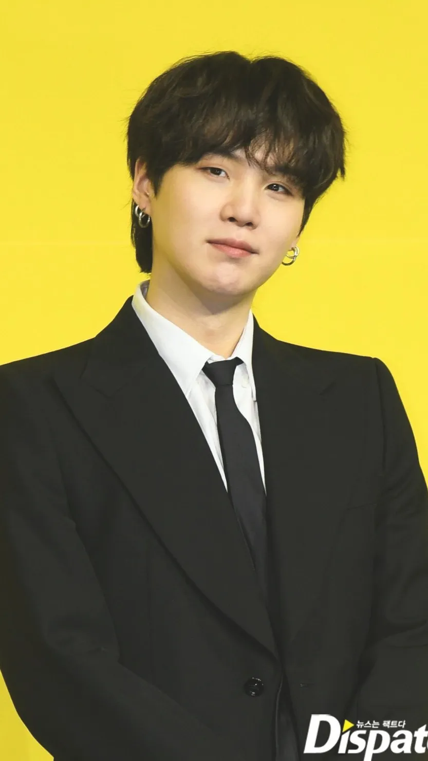 ai character: Suga (min yoongi) background