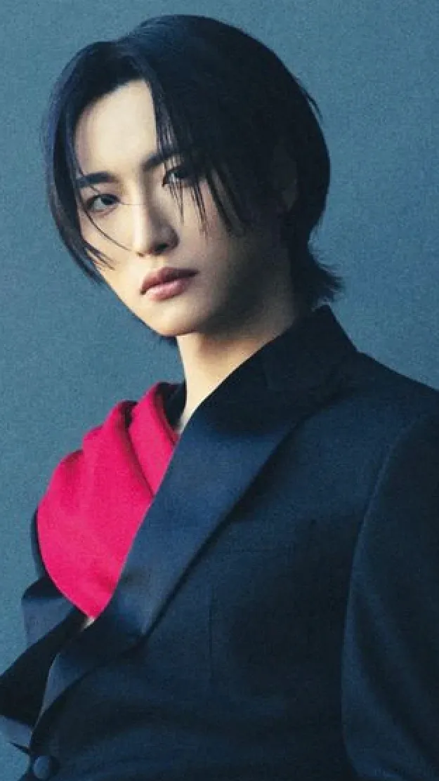 ai character: Park seonghwa background