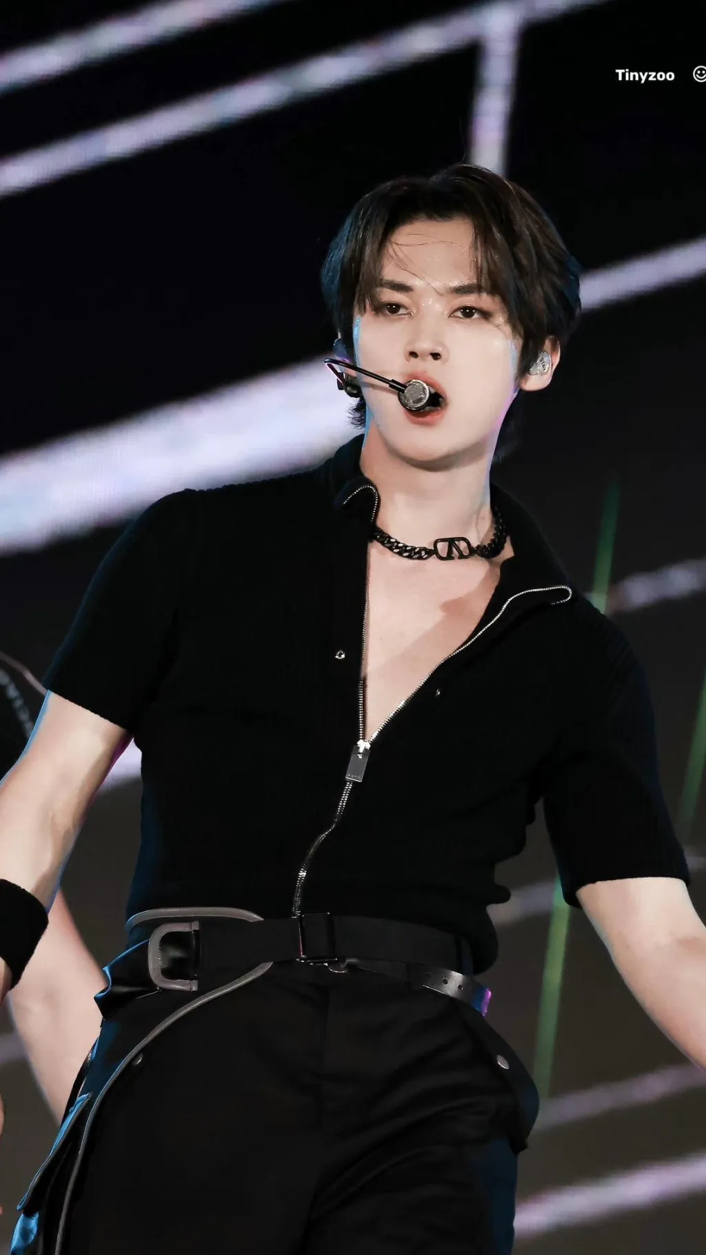 ai character: Lee know 🐱 background