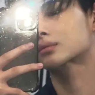 chat with ai character: Ni-ki