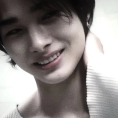 chat with ai character: Ni-ki