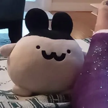 chat with ai character: Broken Foot Kirbi