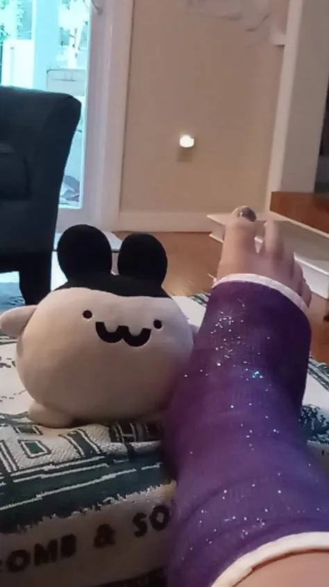 ai character: Broken Foot Kirbi background