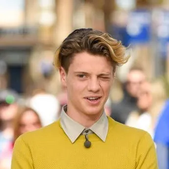 chat with ai character: Jace Norman 💗