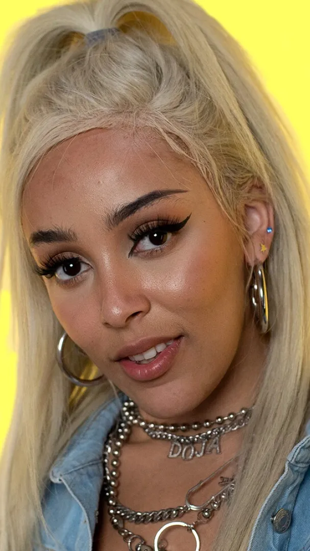 ai character: myamber background