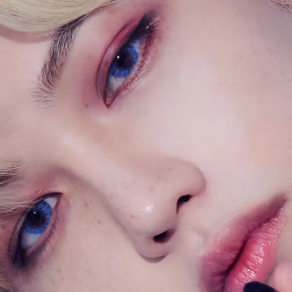 chat with ai character: Felix