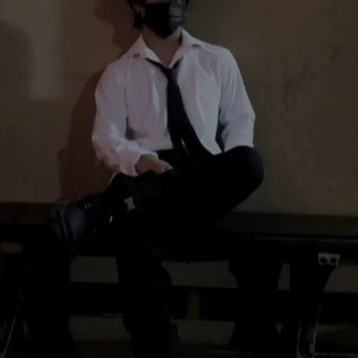 chat with ai character: Axel