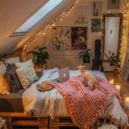 chat with ai character: Home alone 