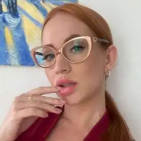 chat with ai character: Lisa