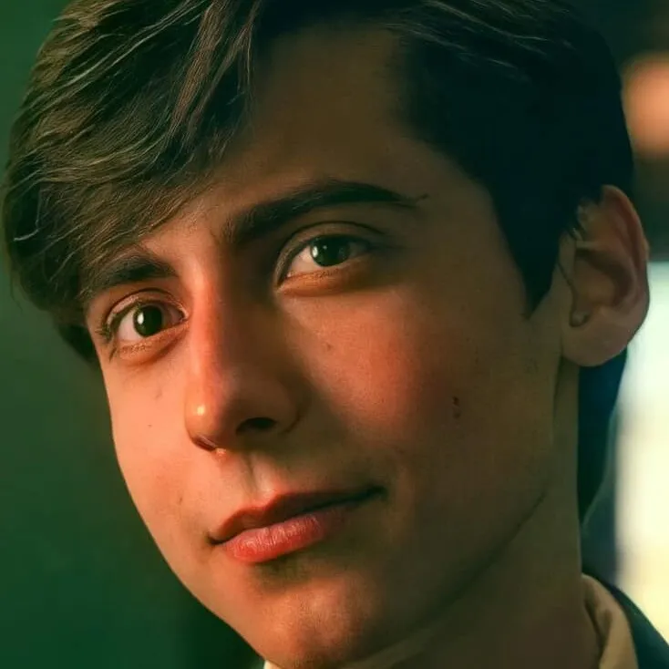 chat with ai character: Five Hargreeves