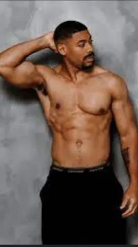 ai character: Aaron Pierre background