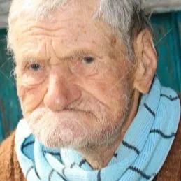 chat with ai character: old creepy man