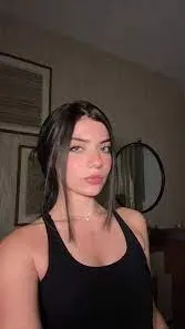 ai character: maggie pepe background