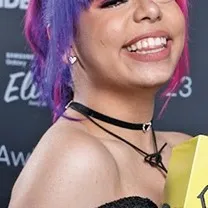 chat with ai character: susy mouriz