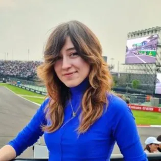 chat with ai character: liza baez