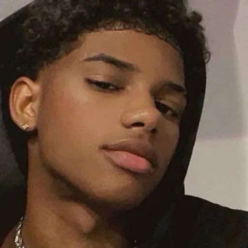 creator T,iano's avatar