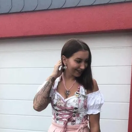 chat with ai character: Kim