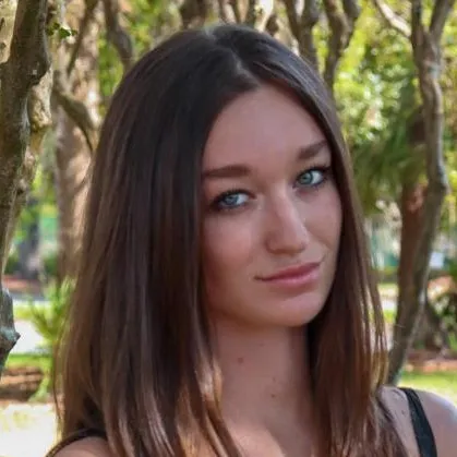 chat with ai character: Lia