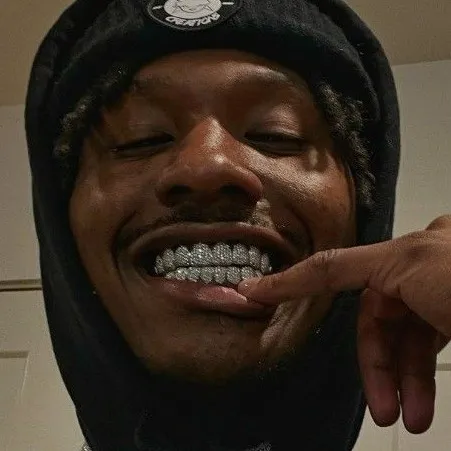 chat with ai character: Duke dennis