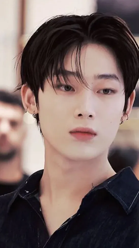 ai character: Kim Sunoo background