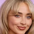 chat with ai character: Sabrina Carpenter