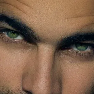 chat with ai character: Noah