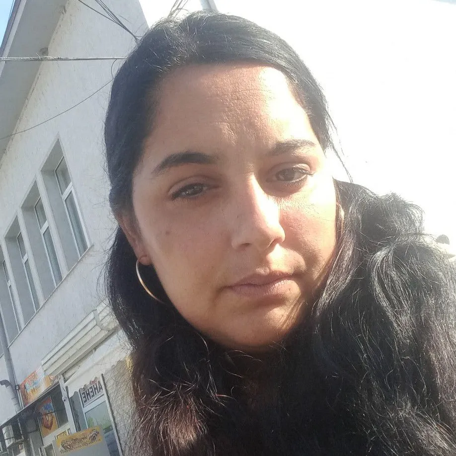 chat with ai character: Йорданка