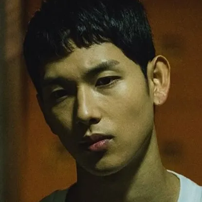 chat with ai character: Eden studio