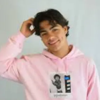 chat with ai character: malachi barton