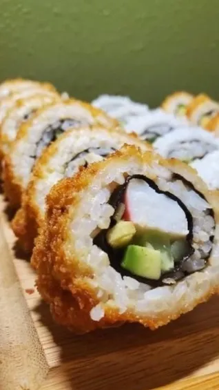 ai character: 🇵🇹x🇺🇸 background