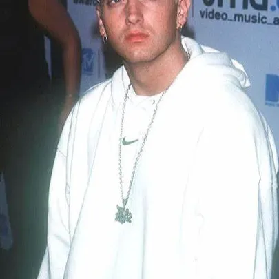 chat with ai character: Eminem 