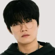 chat with ai character: WING